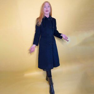 Vintage black wool coat with cord closures size 6 Excellent condition